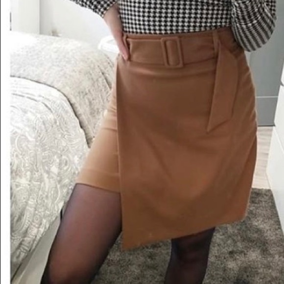 Dresses & Skirts - ⭐️NWT skirt⭐️
